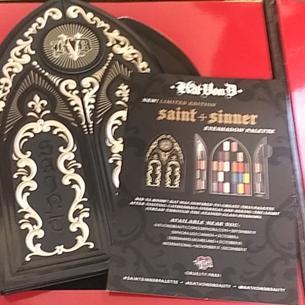 VINTAGE RARE KAT VON D SAINT + SINNER MAKEUP VAULT - Picture 10 of 11